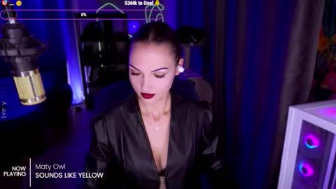 Snapshot of _mistress__ chatting on 17, 10, 2025 Mistress Milana online show from 17, 10, 2025