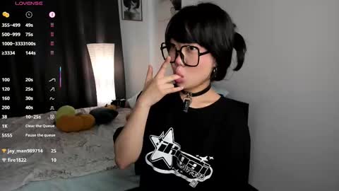 Snapshot of _molly_molly_molly_ chatting on 4, 10, 2025 _molly_molly_molly_ online show from 4, 10, 2025