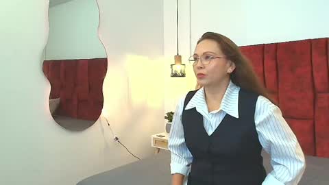Snapshot of _monaliza_ chatting on 6, 6, 2026 _monaliza_ online show from 6, 6, 2026