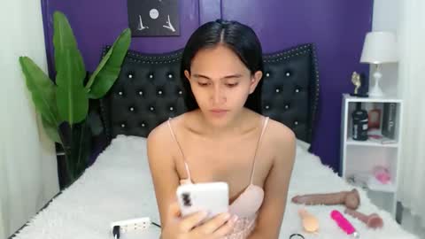 Snapshot of _nakedsabrina chatting on 5, 5, 2026 jenny claire online show from 5, 5, 2026