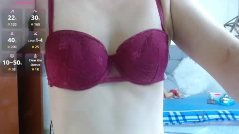 Snapshot of _naomi_s chatting on 28, 9, 2025 _naomi_s online show from 28, 9, 2025