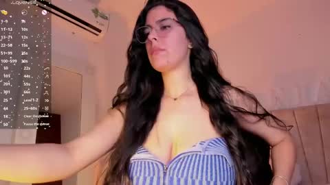 Niah  You can call me Ni or cutie haha online show from 28, 1, 2025