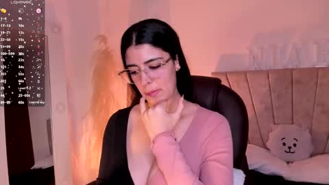 Niah  You can call me Ni or cutie haha online show from 4, 3, 2025