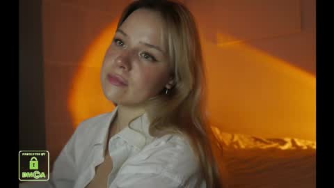 Snapshot of _noitanitsarcorp_ chatting on 14, 11, 2025 R online show from 14, 11, 2025