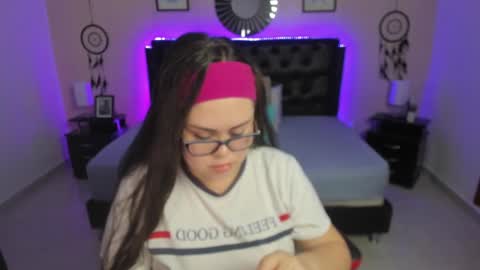 Snapshot of _oliviajoness chatting on 26, 9, 2025 Olivia jones online show from 26, 9, 2025