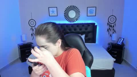 Snapshot of _oliviajoness chatting on 15, 11, 2025 Olivia jones online show from 15, 11, 2025