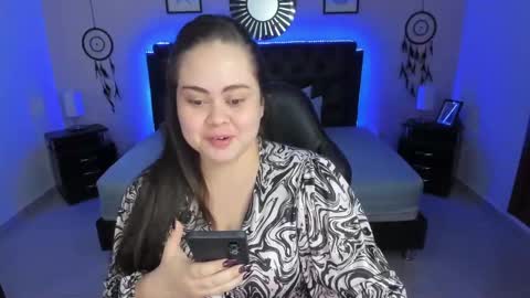 Snapshot of _oliviajoness chatting on 17, 11, 2025 Olivia jones online show from 17, 11, 2025