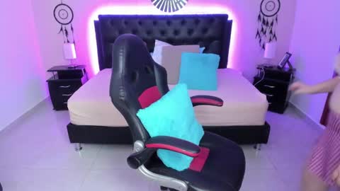 Snapshot of _oliviajoness chatting on 21, 11, 2025 Olivia jones online show from 21, 11, 2025