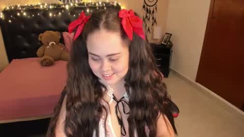 Snapshot of _oliviajoness chatting on 3, 12, 2025 Olivia jones online show from 3, 12, 2025