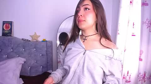 Snapshot of _pariiss chatting on 28, 11, 2025 Paris online show from 28, 11, 2025