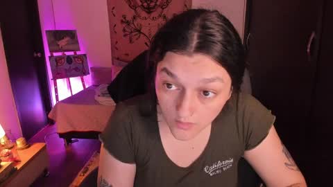 Snapshot of _peach__ chatting on 26, 4, 2026 violeta ig online show from 26, 4, 2026