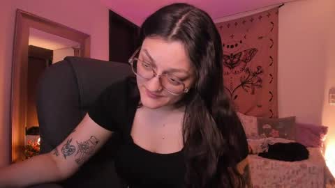 Snapshot of _peach__ chatting on 14, 5, 2026 violeta ig online show from 14, 5, 2026