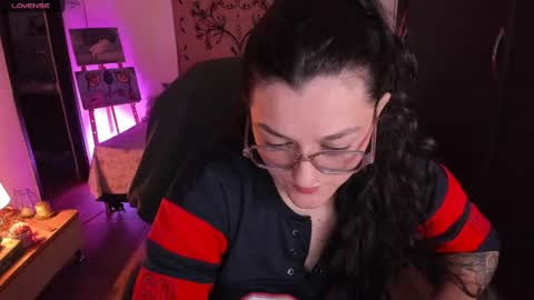 Snapshot of _peach__ chatting on 30, 5, 2026 violeta ig online show from 30, 5, 2026