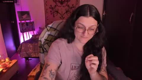 Snapshot of _peach__ chatting on 14, 6, 2026 violeta ig online show from 14, 6, 2026