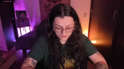 Snapshot of _peach__ chatting on 19, 7, 2026 violeta ig online show from 19, 7, 2026