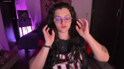 Snapshot of _peach__ chatting on 22, 7, 2026 violeta ig online show from 22, 7, 2026