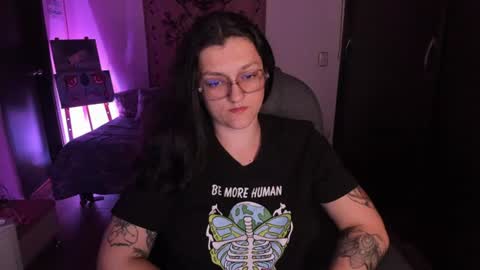 Snapshot of _peach__ chatting on 25, 7, 2026 violeta ig online show from 25, 7, 2026