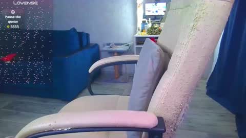 Snapshot of _pink__rabbit_ chatting on 5, 6, 2026 Ilona online show from 5, 6, 2026