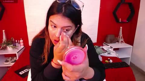 Laura online show from 22, 12, 2025