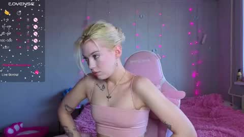 Ellie and Nika online show from 7, 6, 2026