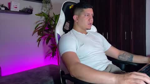 Roberto online show from 27, 11, 2025