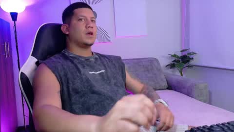 Snapshot of _robertobaggio chatting on 2, 5, 2026 Roberto online show from 2, 5, 2026