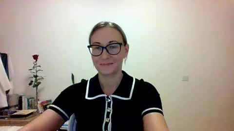 Snapshot of _sandyqueen__ chatting on 23, 11, 2025 _sandyqueen__ online show from 23, 11, 2025