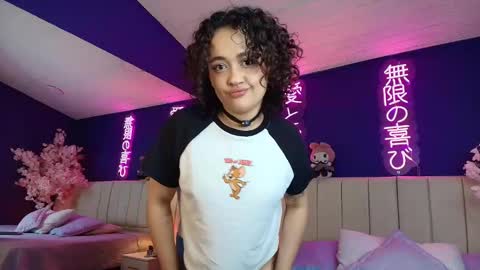 Snapshot of _sarahrose chatting on 3, 3, 2026 Sara online show from 3, 3, 2026