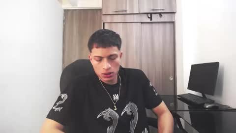 Juan Pablo-independent model online show from 18, 2, 2025