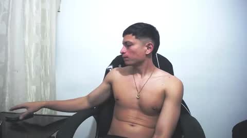 Juan Pablo-independent model online show from 20, 2, 2025