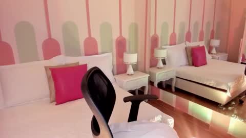 Sharlot online show from 30, 10, 2025