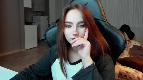 Snapshot of _silverdream chatting on 19, 2, 2025 _silverdream online show from 19, 2, 2025