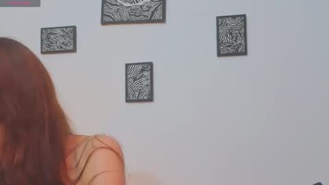 _silvia_vega_ online show from 29, 4, 2026