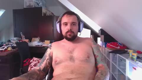 _smiley_bear27 online show from 12, 10, 2025