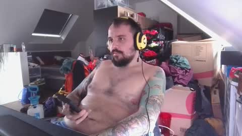 _smiley_bear27 online show from 15, 1, 2026