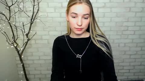 Snapshot of _snow_queen__ chatting on 12, 3, 2025 Rachel online show from 12, 3, 2025