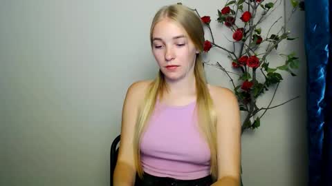 Snapshot of _snow_queen__ chatting on 23, 9, 2025 Rachel online show from 23, 9, 2025