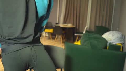 OLIVERpvt is open online show from 23, 12, 2024