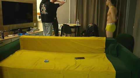 OLIVERpvt is open online show from 27, 11, 2025