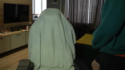 OLIVERpvt is open online show from 17, 2, 2026