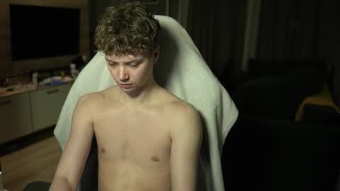 OLIVERpvt is open online show from 21, 3, 2026