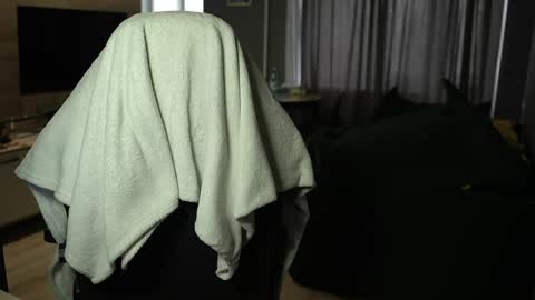 OLIVERpvt is open online show from 9, 4, 2026