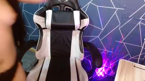 Snapshot of _spicyjane chatting on 8, 11, 2025 _spicyjane online show from 8, 11, 2025