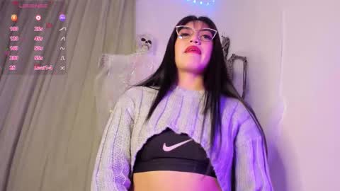 Snapshot of _strawberrycream chatting on 16, 10, 2025 Angela online show from 16, 10, 2025