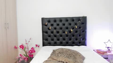 Sussi online show from 28, 2, 2025