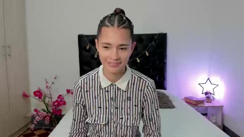 Sussi online show from 1, 3, 2025