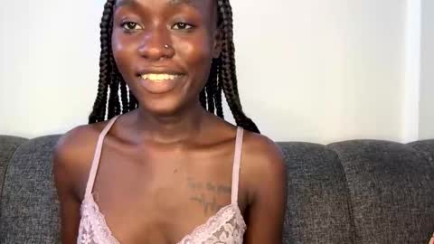 Snapshot of _sweejewel chatting on 24, 10, 2025 _sweejewel online show from 24, 10, 2025