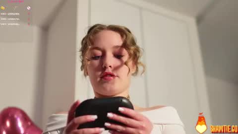 Snapshot of _taylor_swift chatting on 24, 6, 2026 Taylor online show from 24, 6, 2026