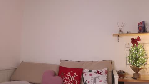 Snapshot of _teasecake_ chatting on 2, 1, 2025 Annie online show from 2, 1, 2025