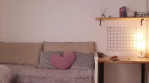 Snapshot of _teasecake_ chatting on 17, 1, 2025 Annie online show from 17, 1, 2025